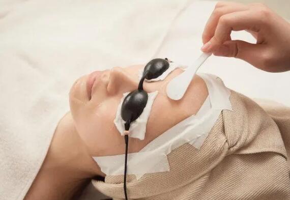 學美容學費一般多少，要學多久_零基礎美容培訓